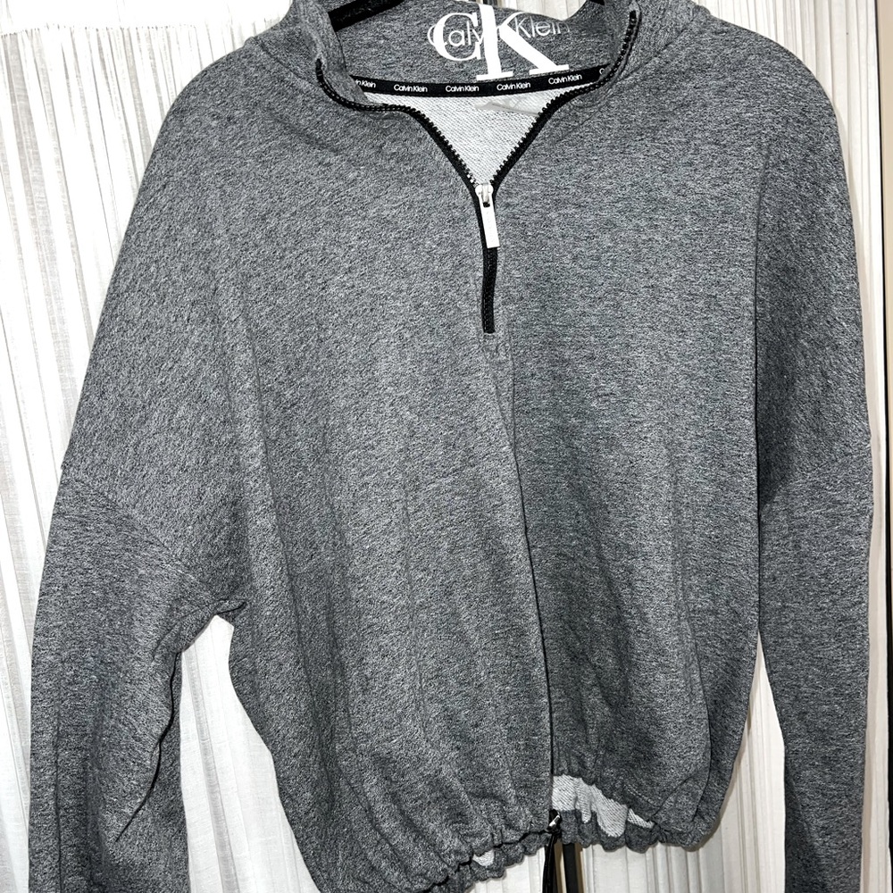 Celvin kline cropped sweater